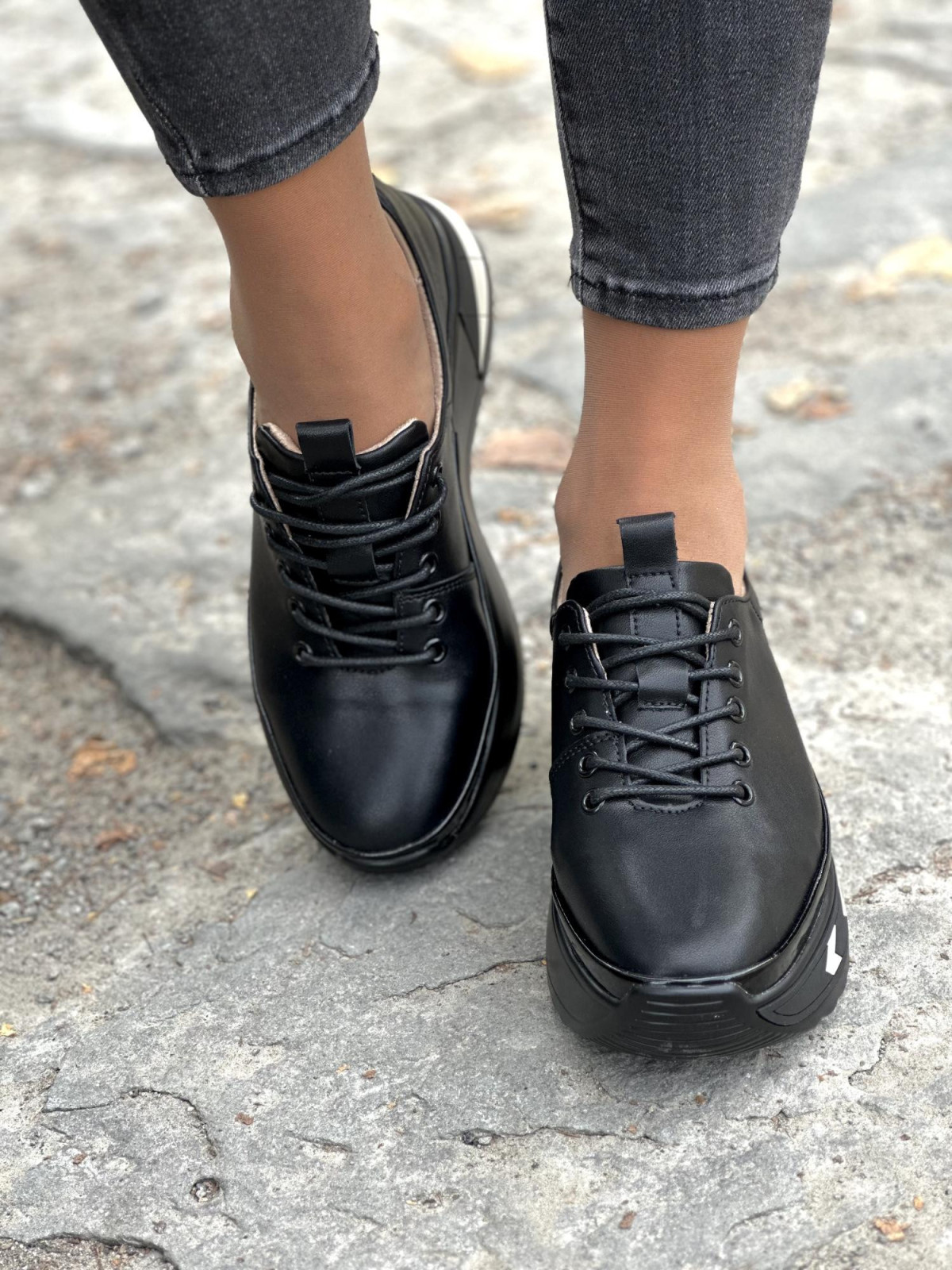 Nowoczesne sneakersy ze skóry naturalnej