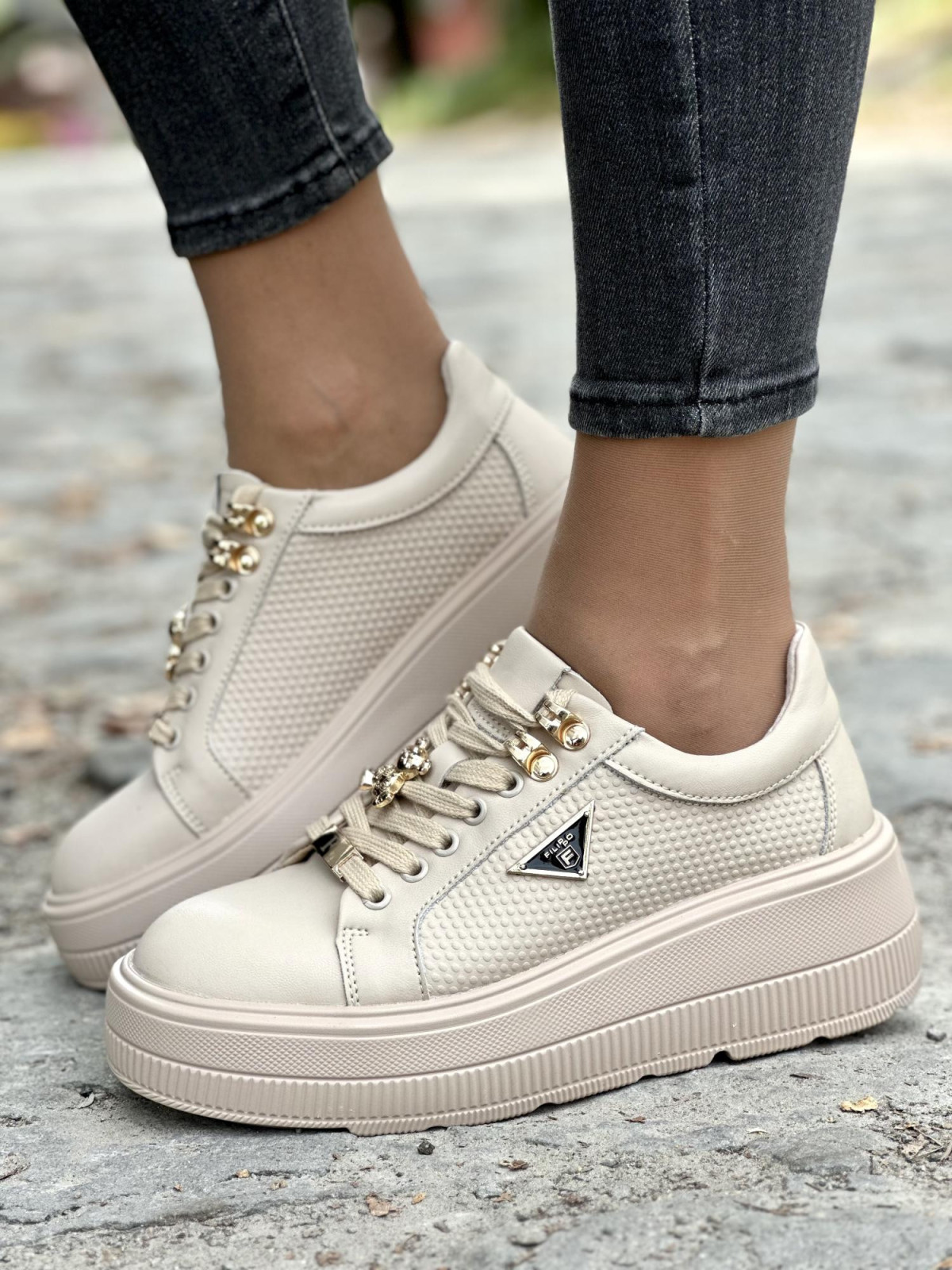 Nowoczesne sneakersy z najwyższej jakości skóry naturalnej