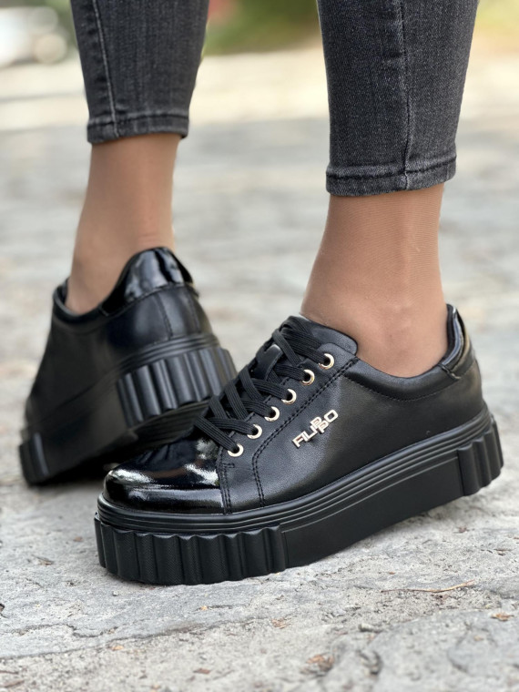 Czarne trampki ze skóry naturalnej