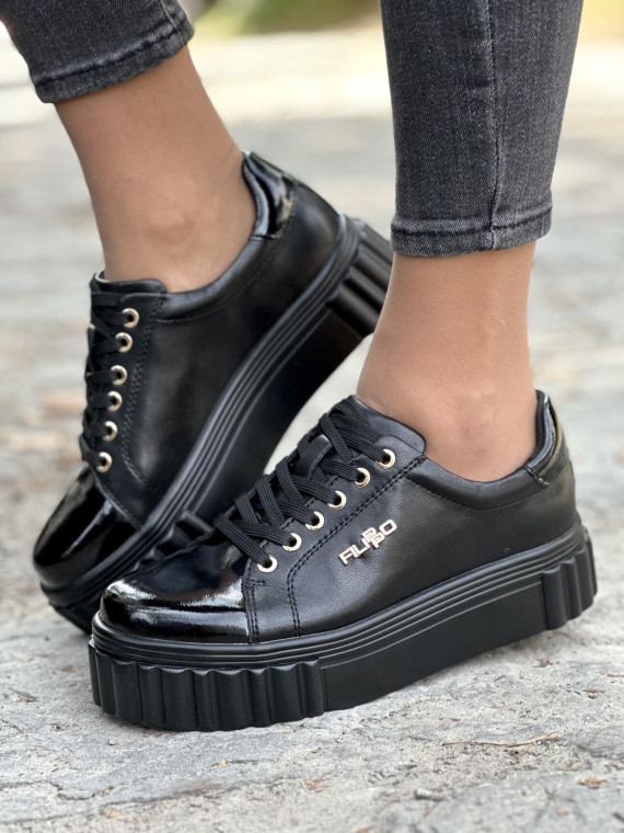 Czarne trampki ze skóry naturalnej