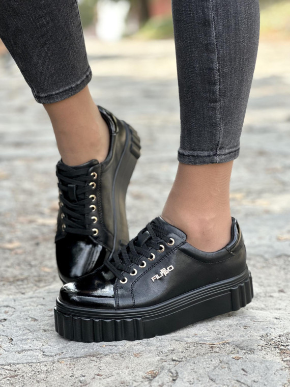 Czarne trampki ze skóry naturalnej