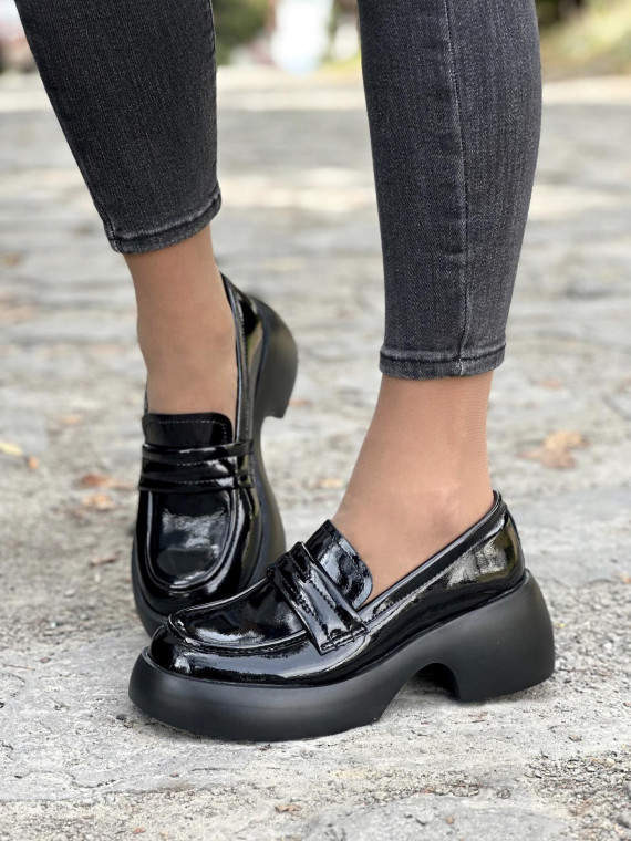 Nowoczesne Mokasyny ze Skóry Naturalnej