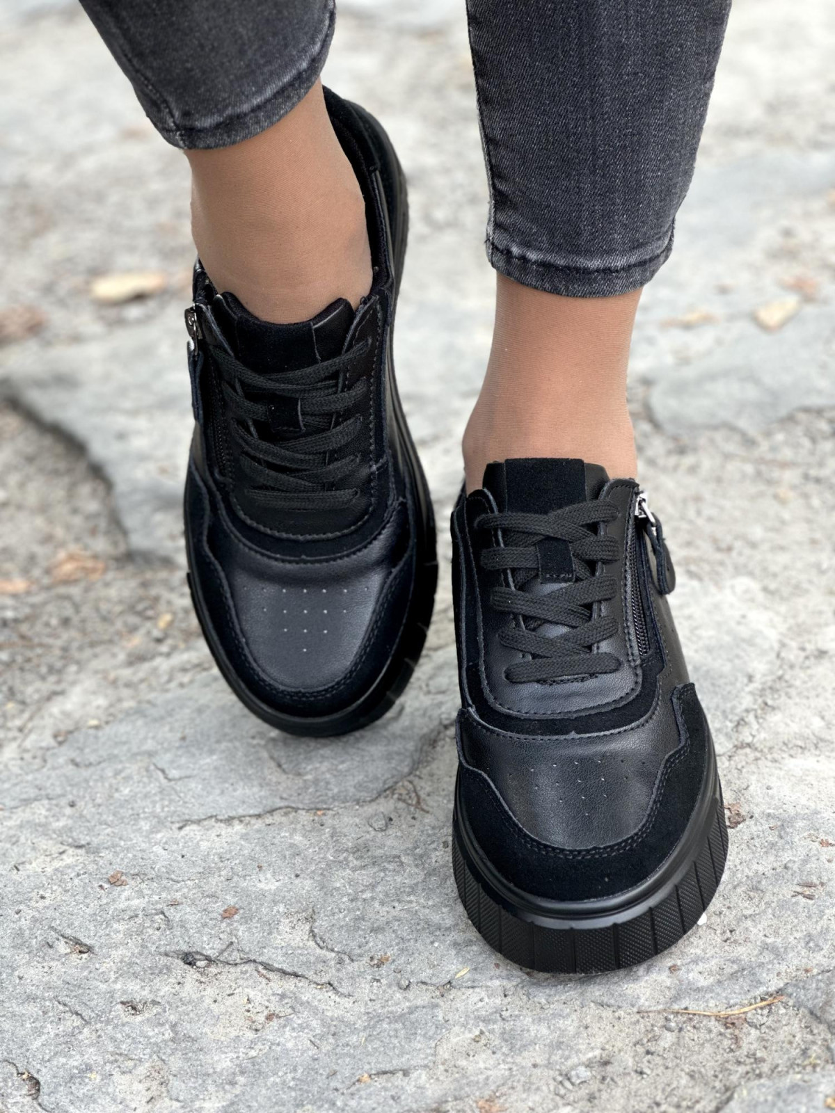 Czarne sneakersy ze skóry naturalnej