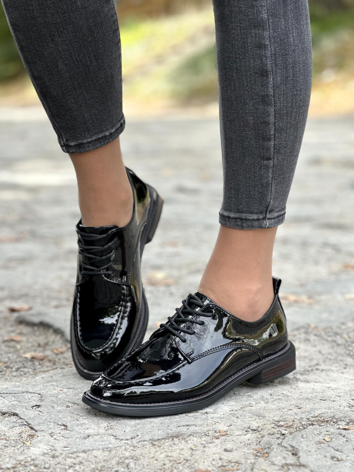 Lakierowane półbuty ze skóry naturalnej