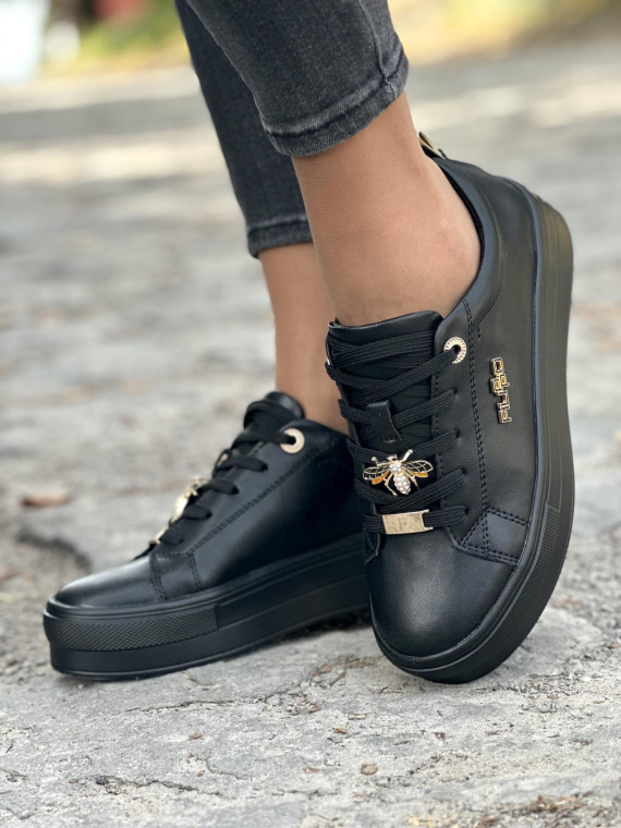 Czarne trampki ze skóry naturalnej