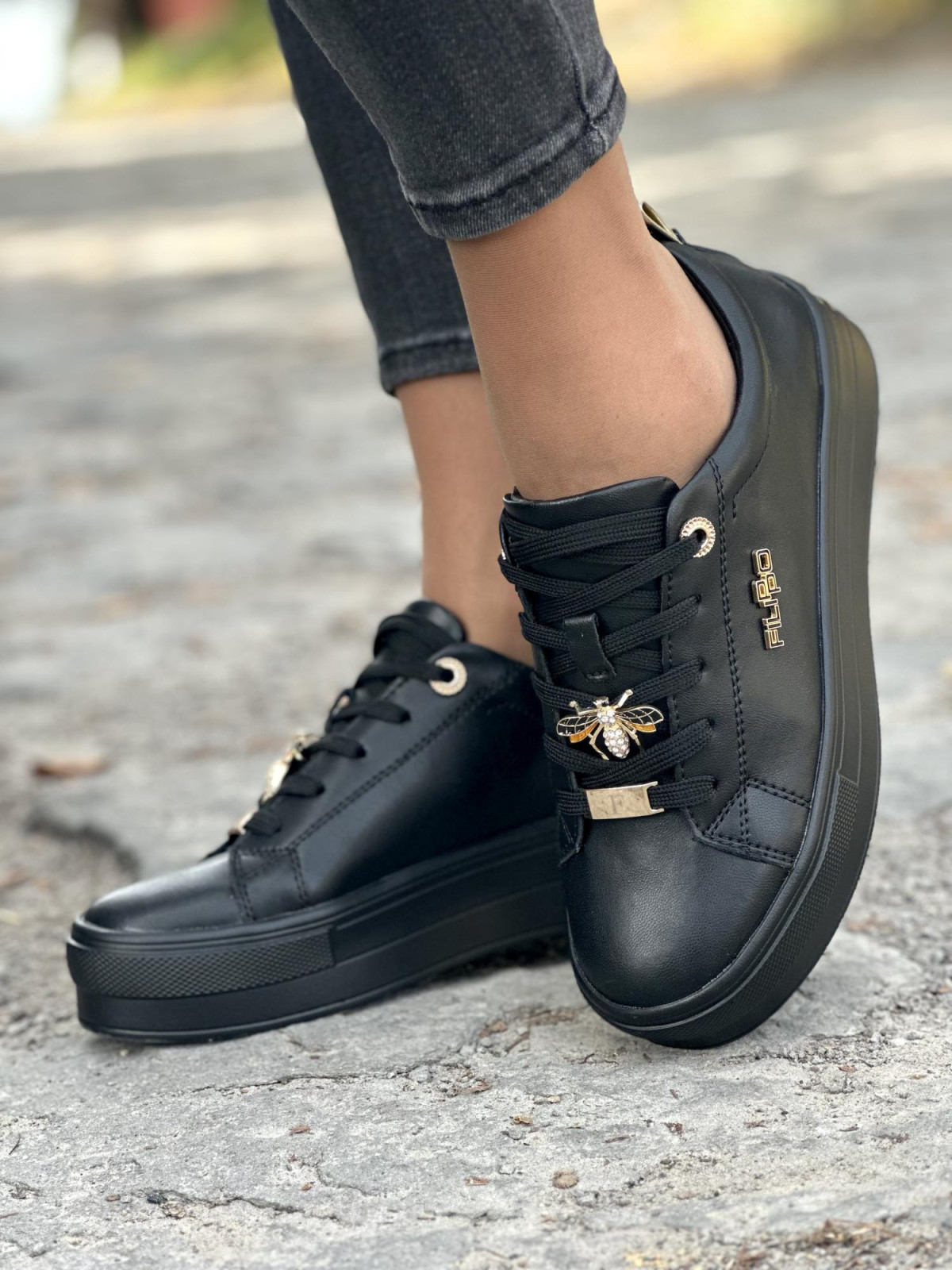 Czarne trampki ze skóry naturalnej