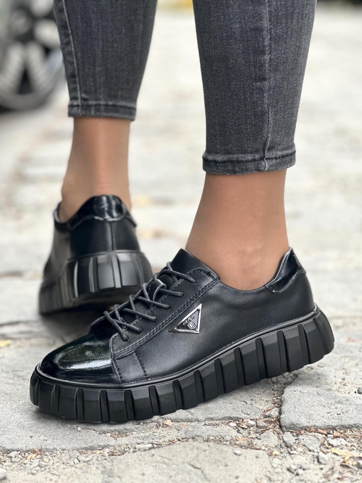 Stylowe Trampki ze Skóry Naturalnej