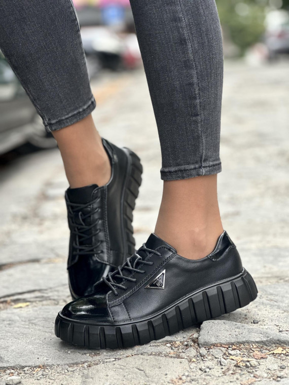 Stylowe Trampki ze Skóry Naturalnej