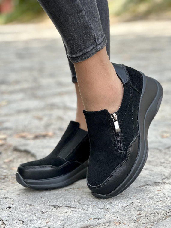 Czarne półbuty na koturnie ze skóry naturalnej