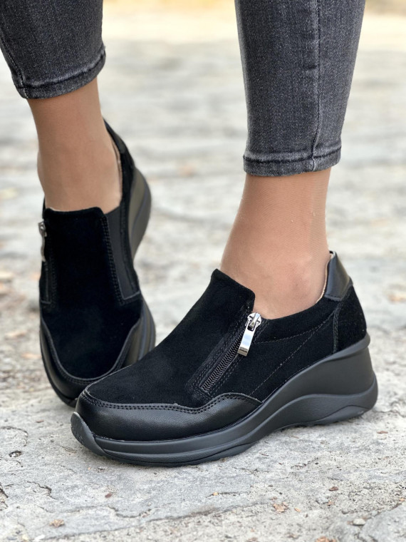 Czarne półbuty na koturnie ze skóry naturalnej