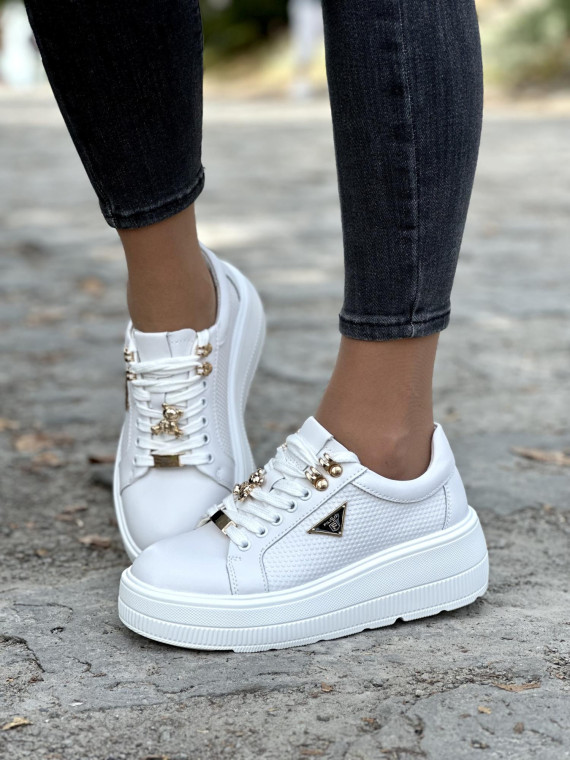 Białe sneakersy ze skóry naturalnej