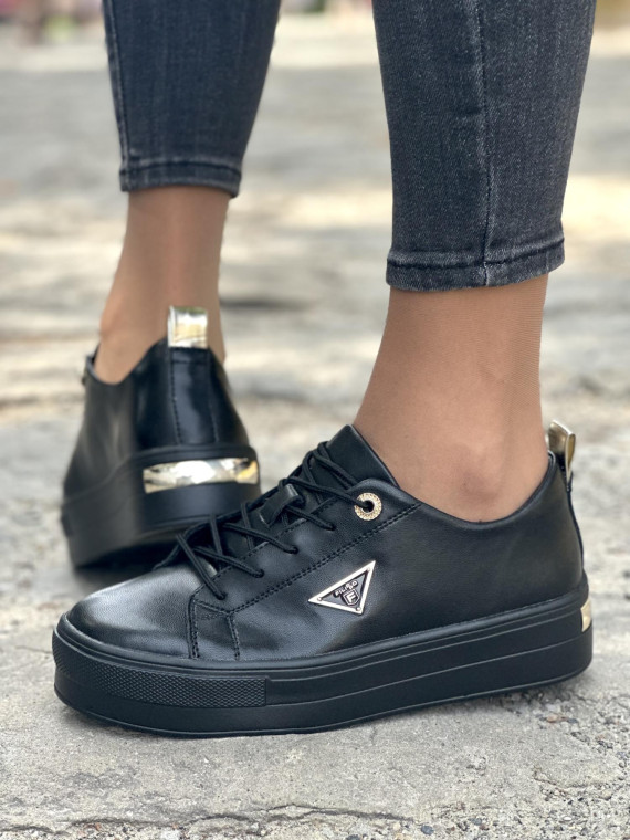 Czarne trampki ze skóry naturalnej