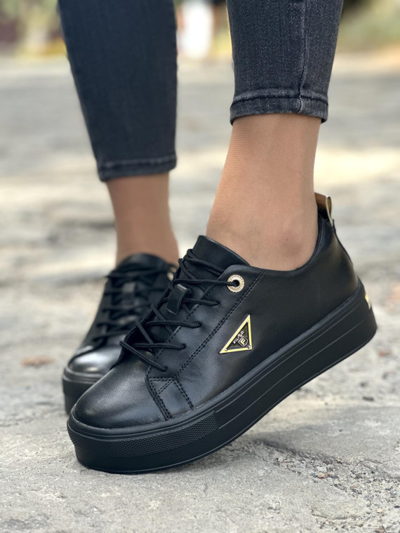 Czarne trampki ze skóry naturalnej