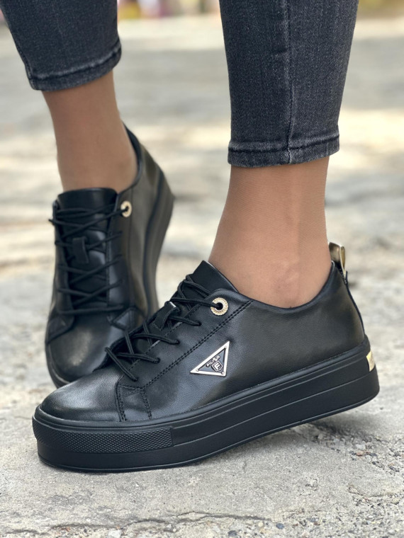 Czarne trampki ze skóry naturalnej