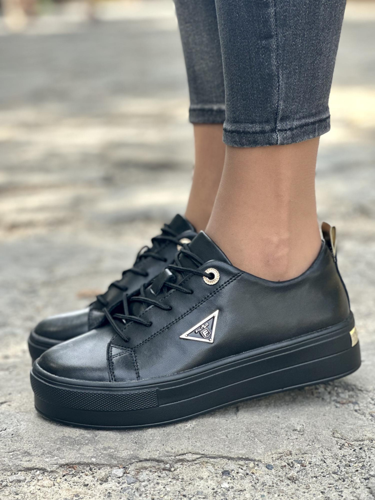 Czarne trampki ze skóry naturalnej