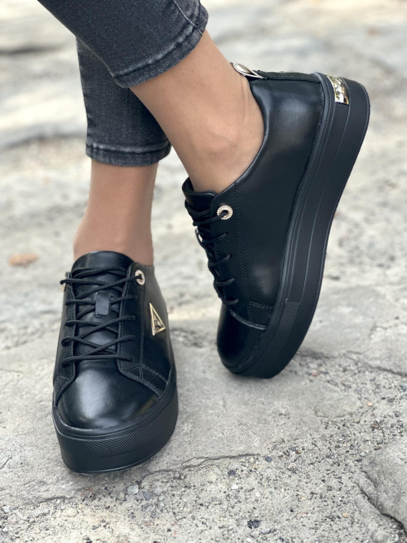 Czarne trampki ze skóry naturalnej