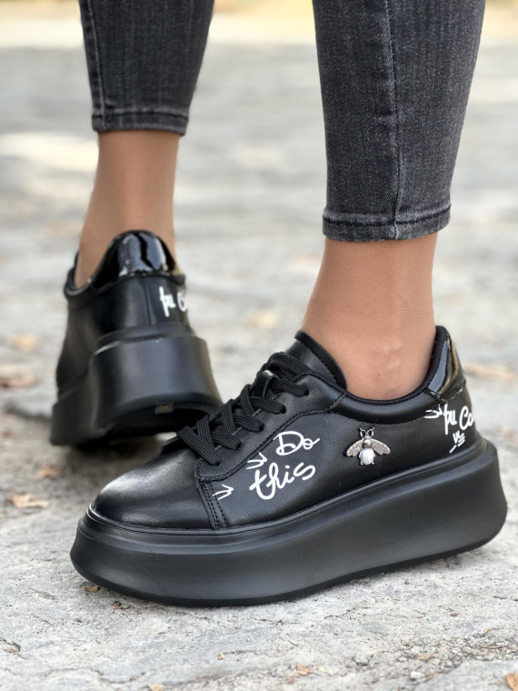 Czarne sneakersy ze skóry naturalnej z oryginalnymi detalami