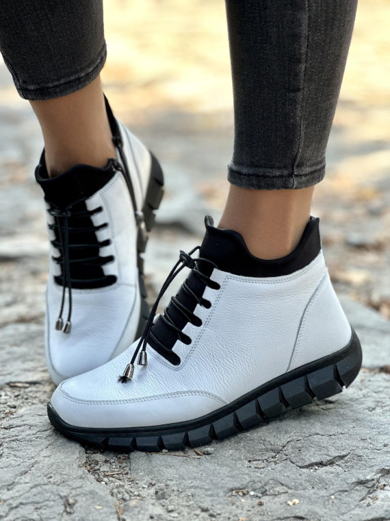 Nowoczesne Botki ze Skóry Naturalnej