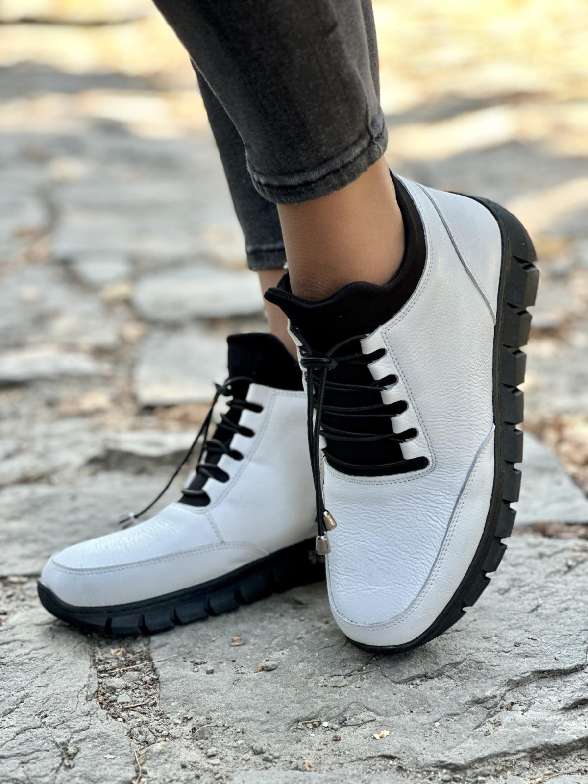 Nowoczesne Botki ze Skóry Naturalnej