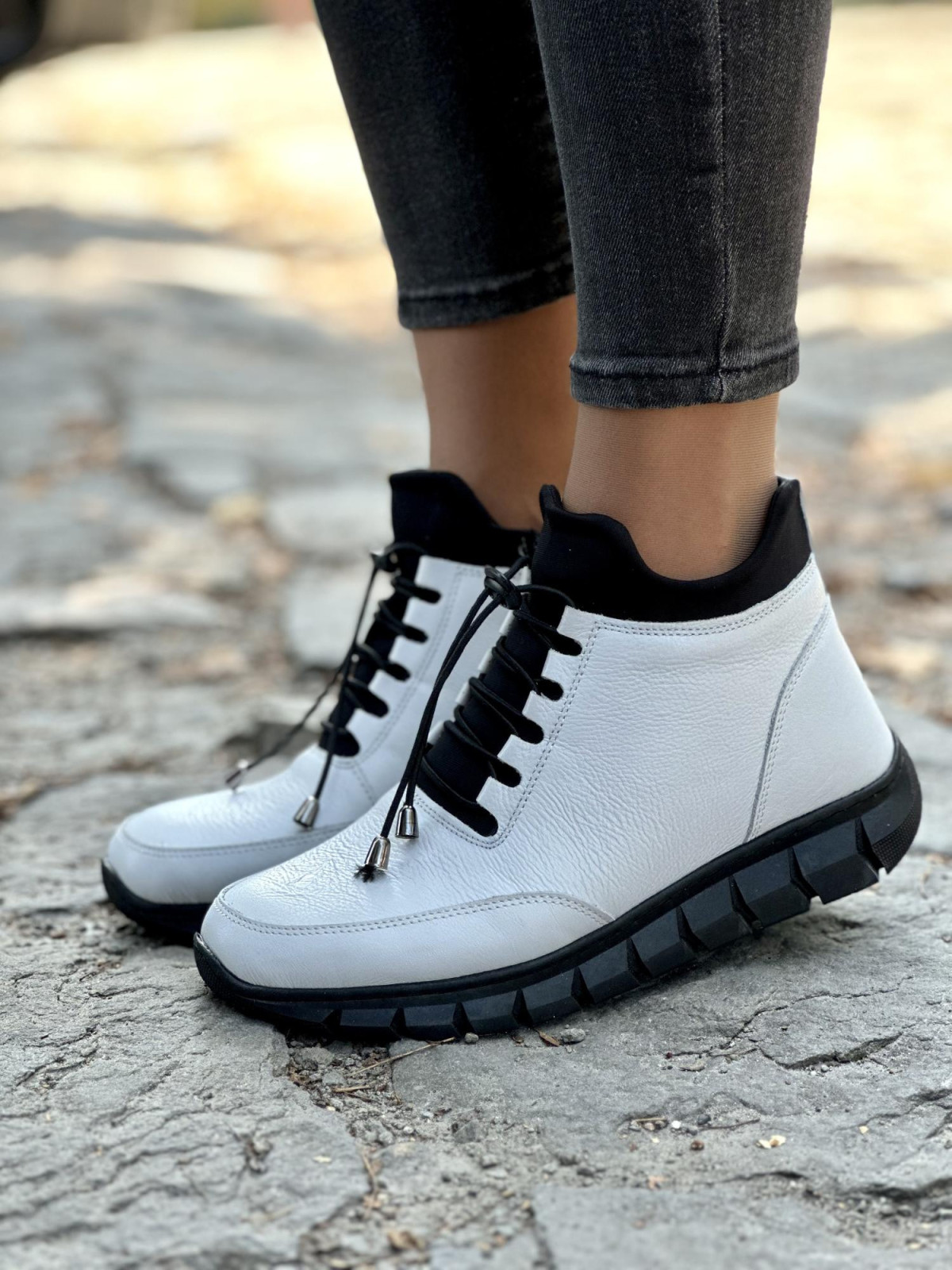 Nowoczesne Botki ze Skóry Naturalnej