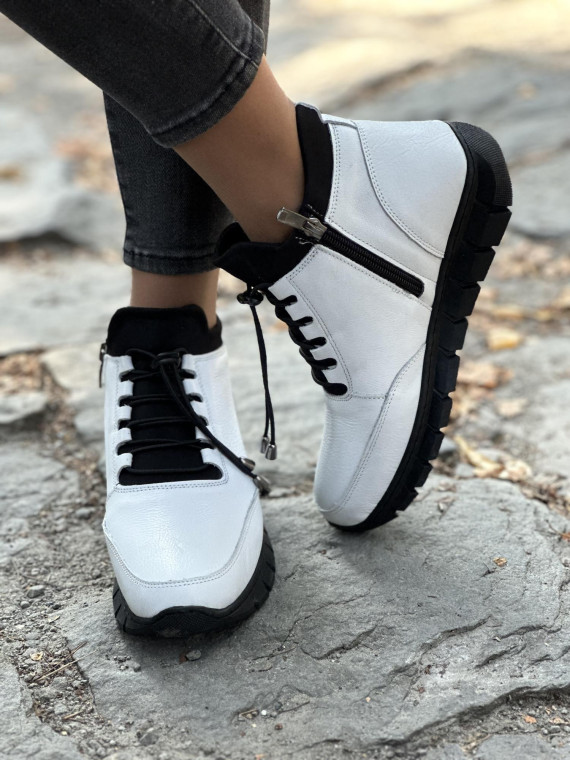 Nowoczesne Botki ze Skóry Naturalnej