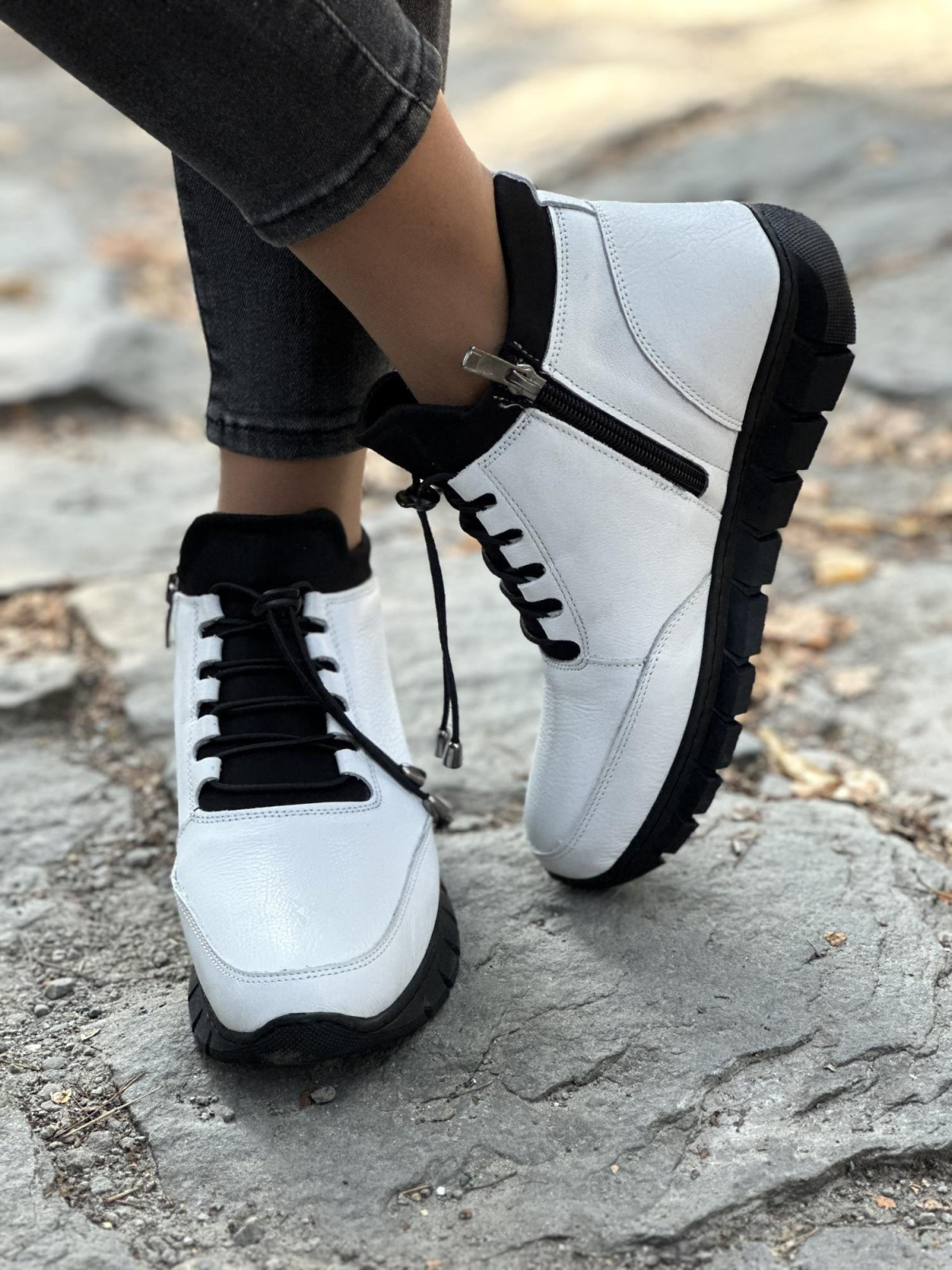 Nowoczesne Botki ze Skóry Naturalnej