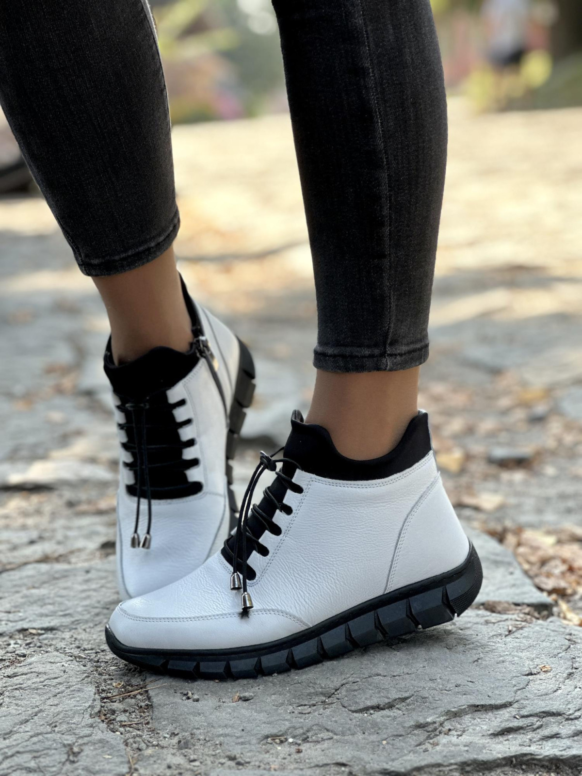 Nowoczesne Botki ze Skóry Naturalnej