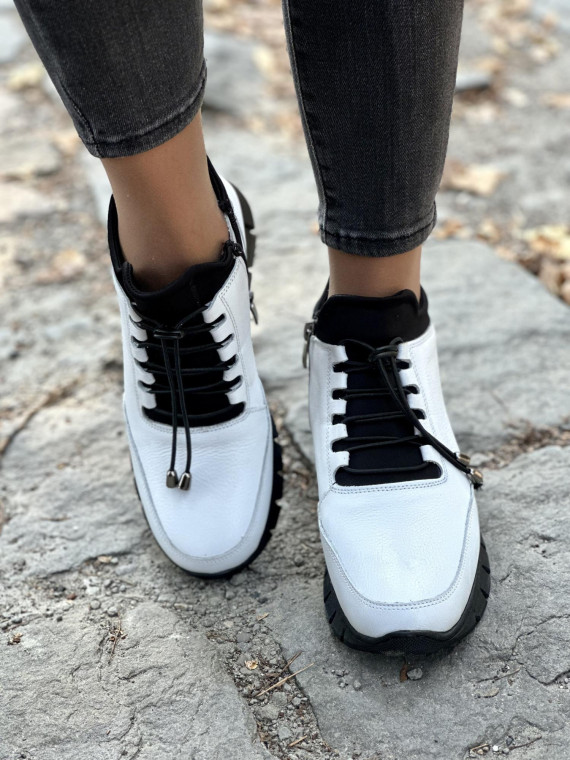 Nowoczesne Botki ze Skóry Naturalnej