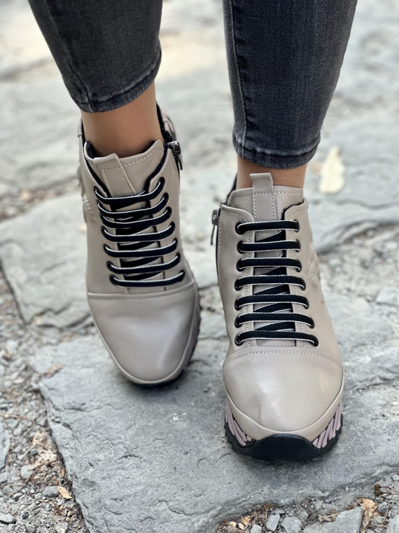 Nowoczesne Botki ze Skóry Naturalnej