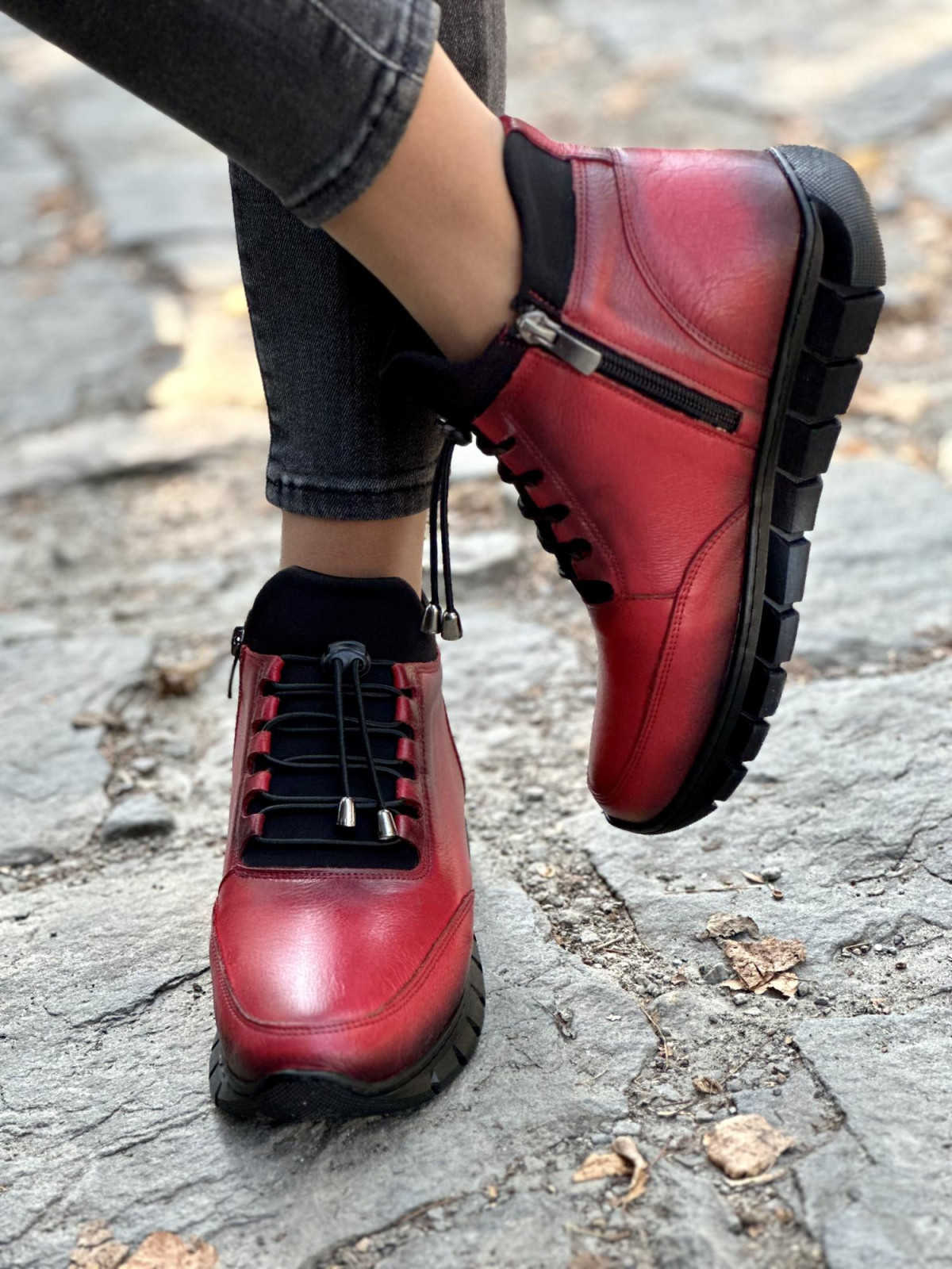 Stylowe Czerwone Botki ze Skóry Naturalnej