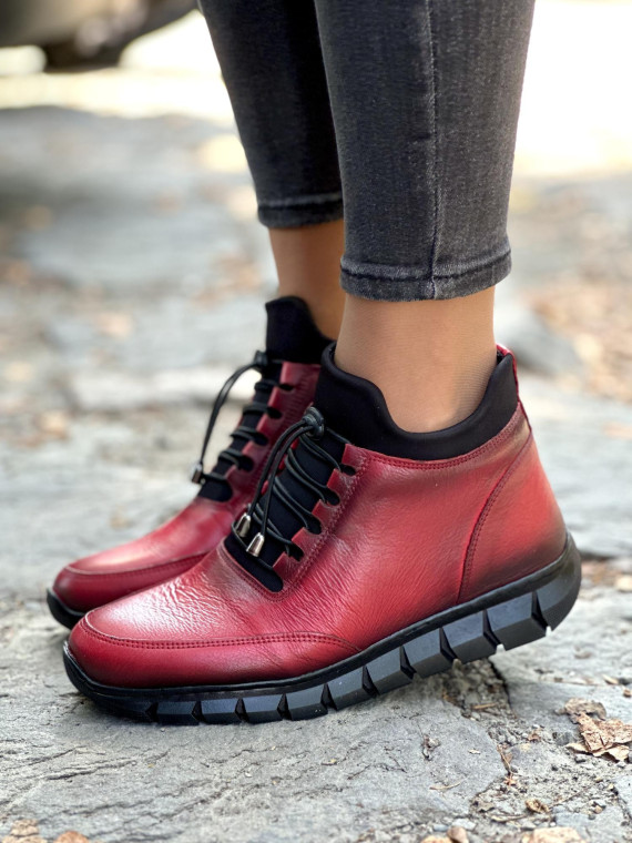 Stylowe Czerwone Botki ze Skóry Naturalnej