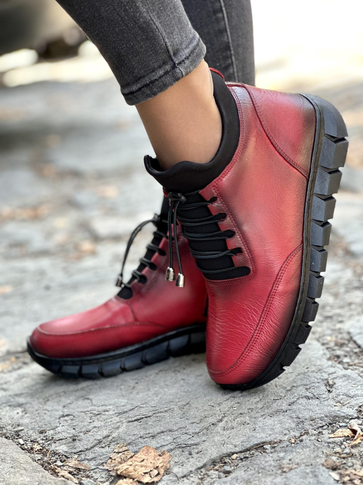 Stylowe Czerwone Botki ze Skóry Naturalnej