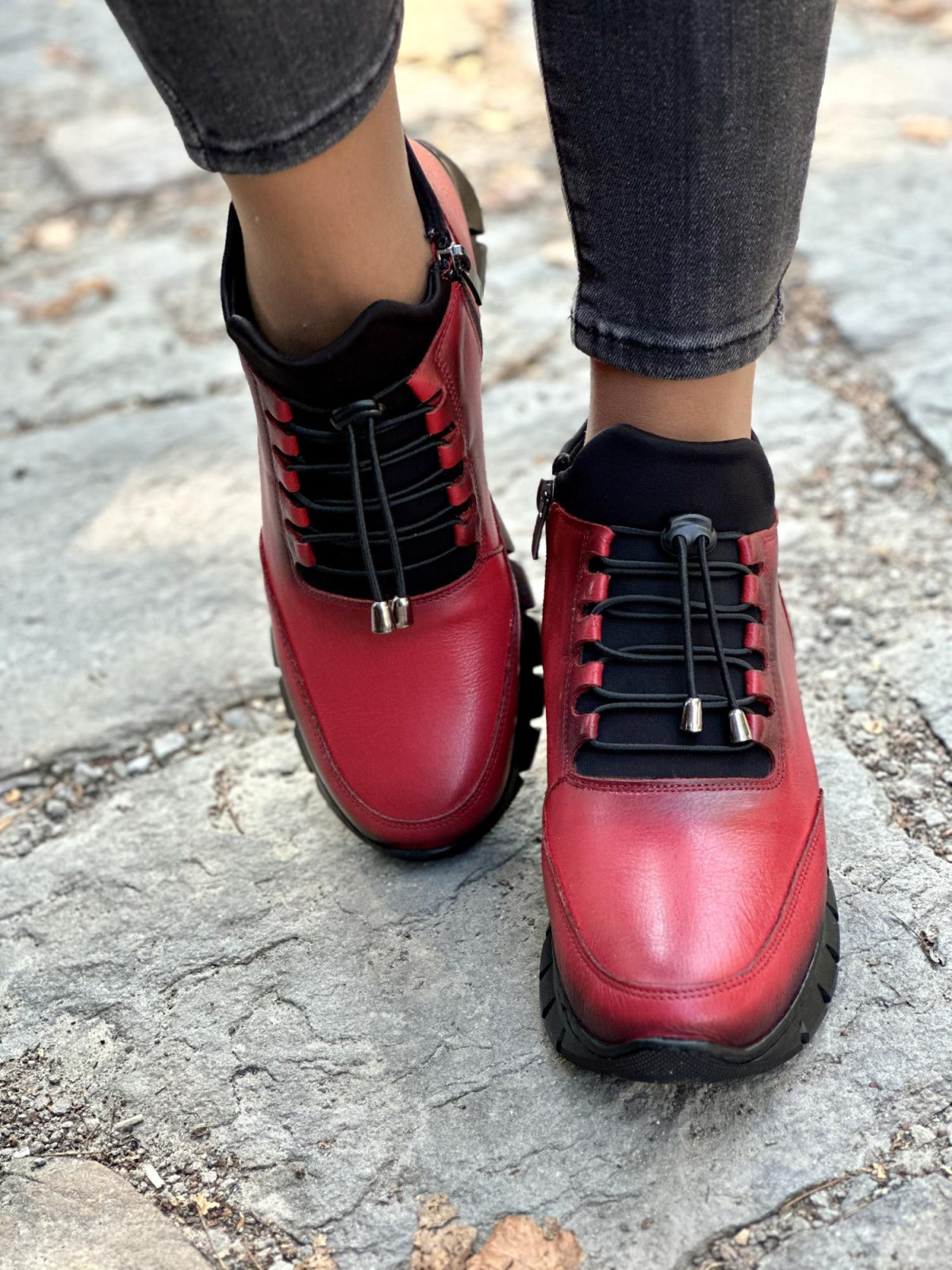 Stylowe Czerwone Botki ze Skóry Naturalnej