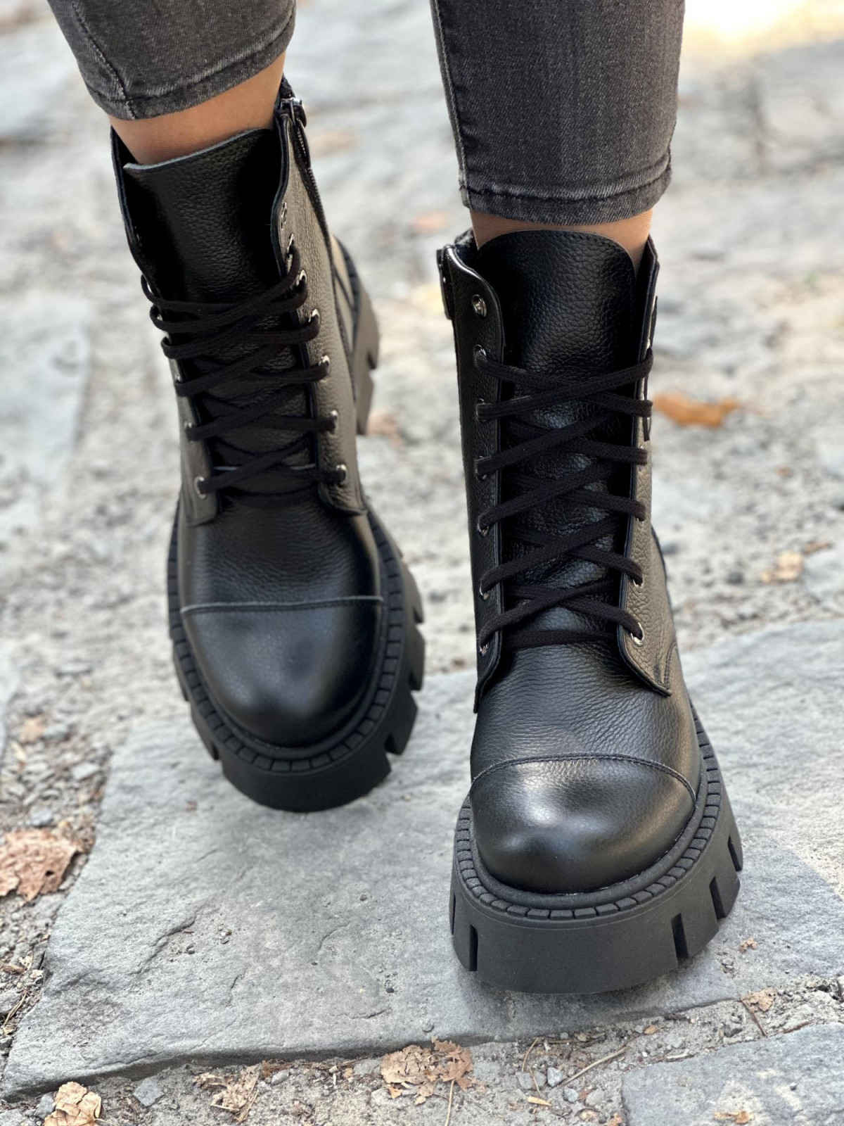 Czarne skórzane trapery OLEKSY Polskiej produkcji