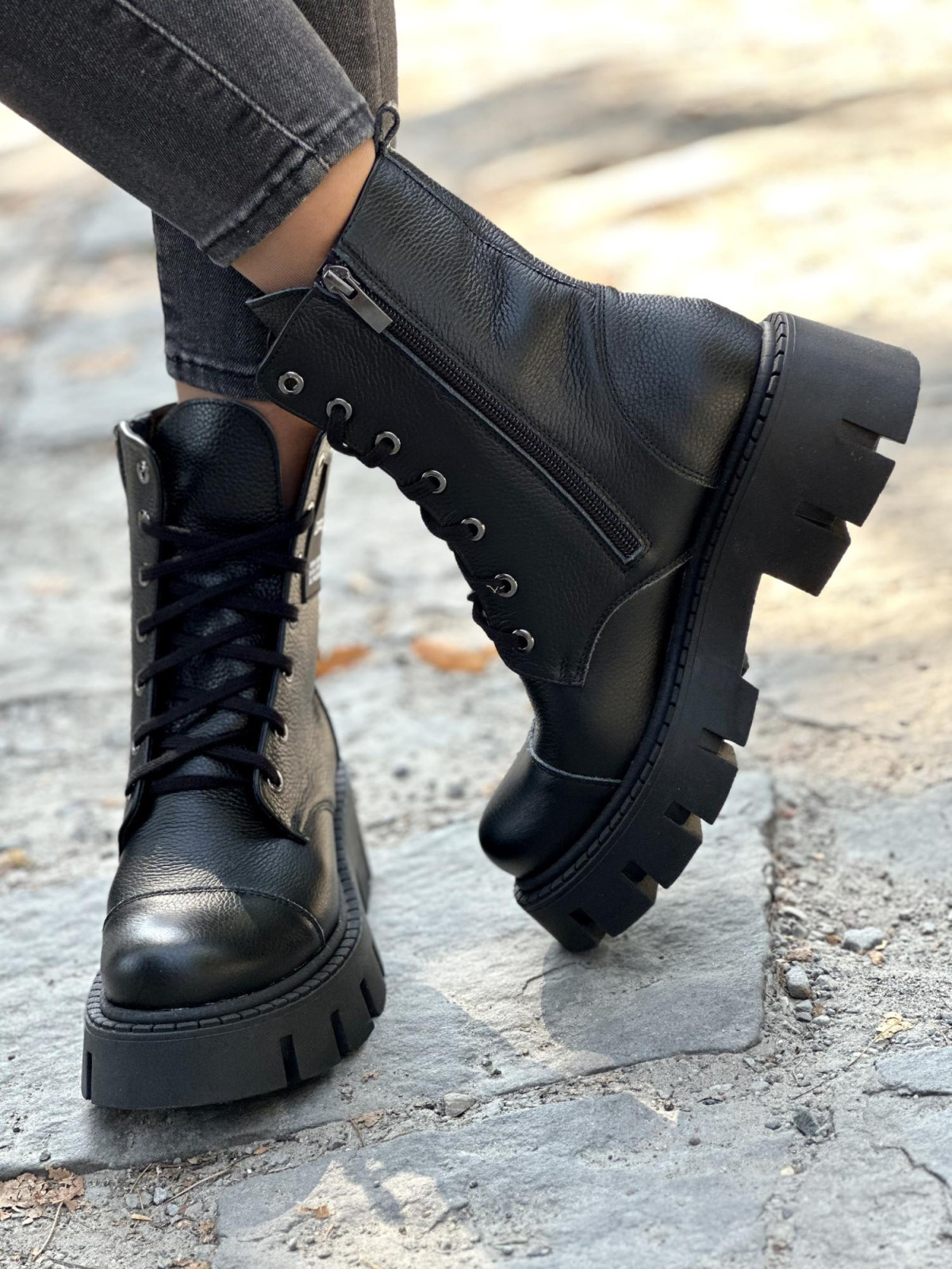 Czarne skórzane trapery OLEKSY Polskiej produkcji