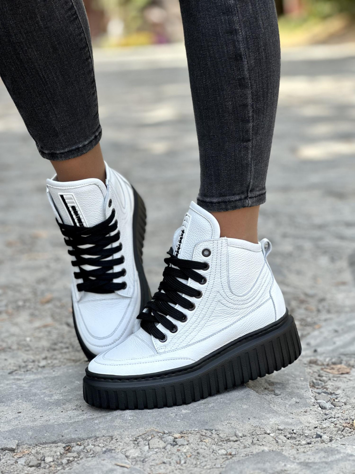 Nowoczesne sneakersy OLEKSY ze skóry Polskiej produkcji