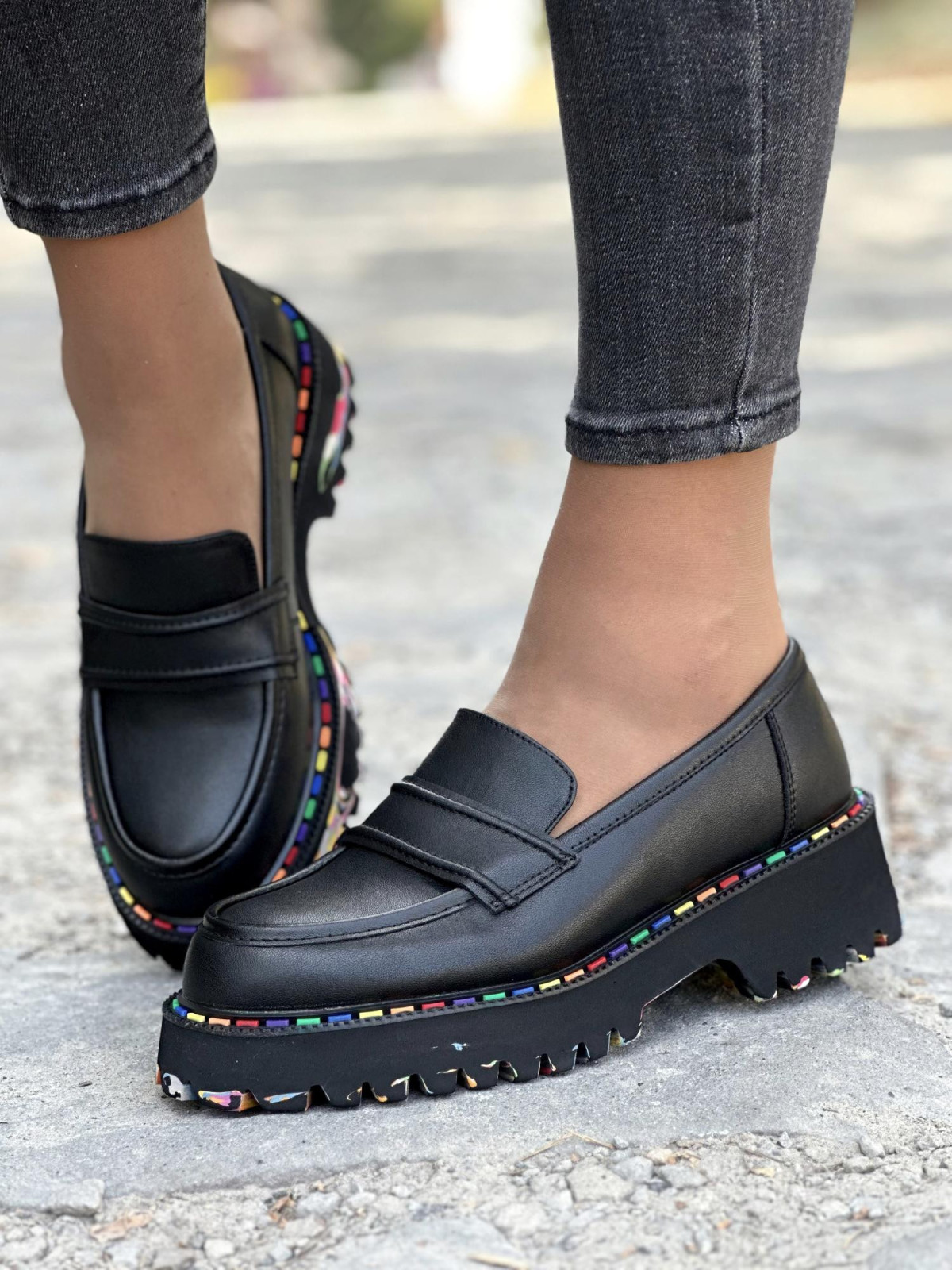 Nowoczesne mokasyny z naturalnej skóry