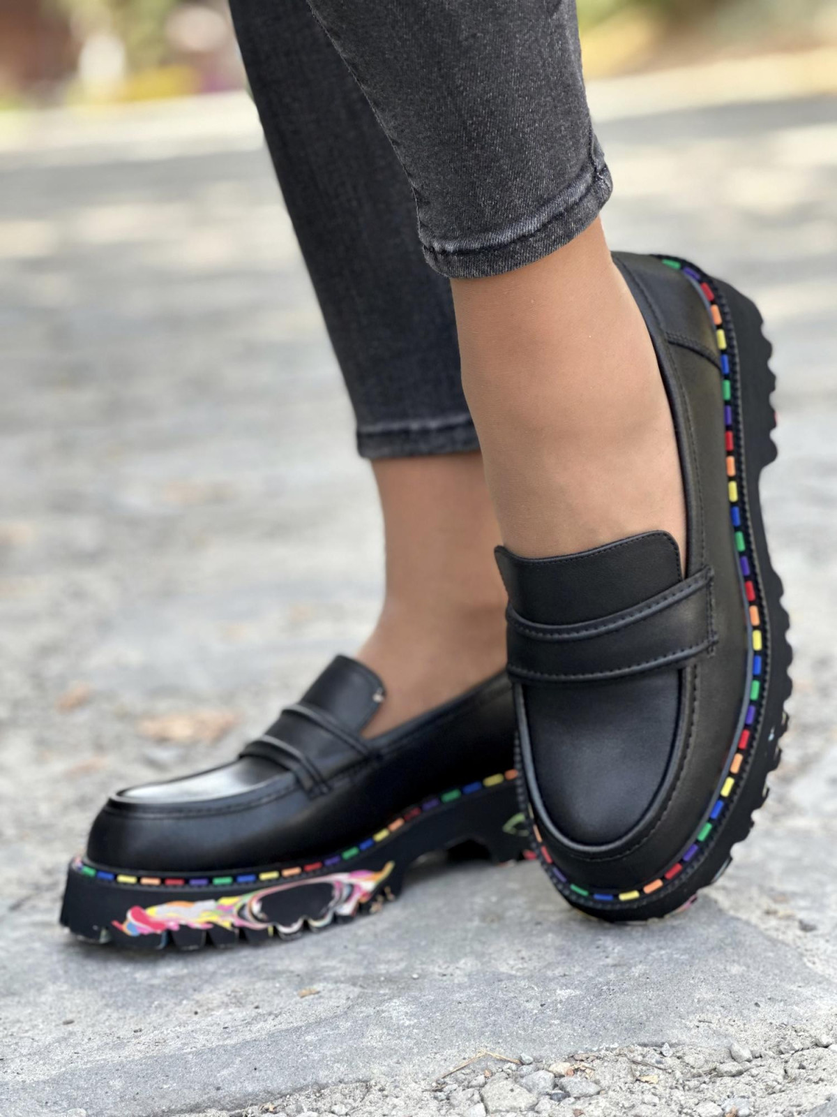 Nowoczesne mokasyny z naturalnej skóry