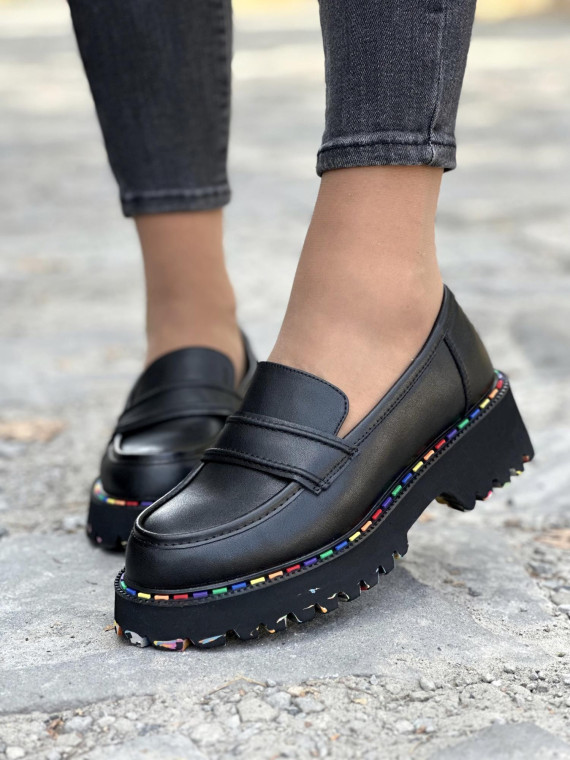 Nowoczesne mokasyny z naturalnej skóry