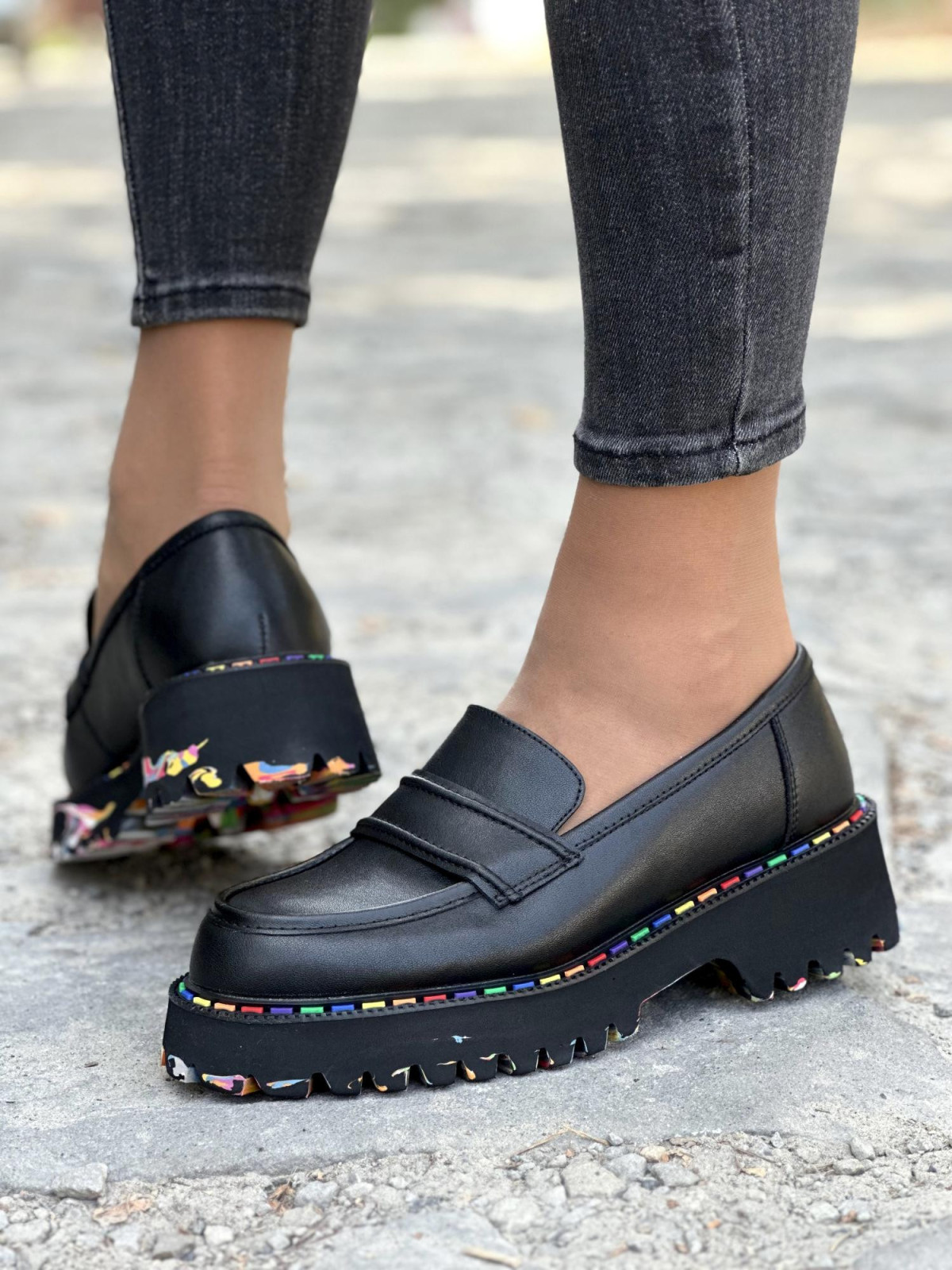 Nowoczesne mokasyny z naturalnej skóry