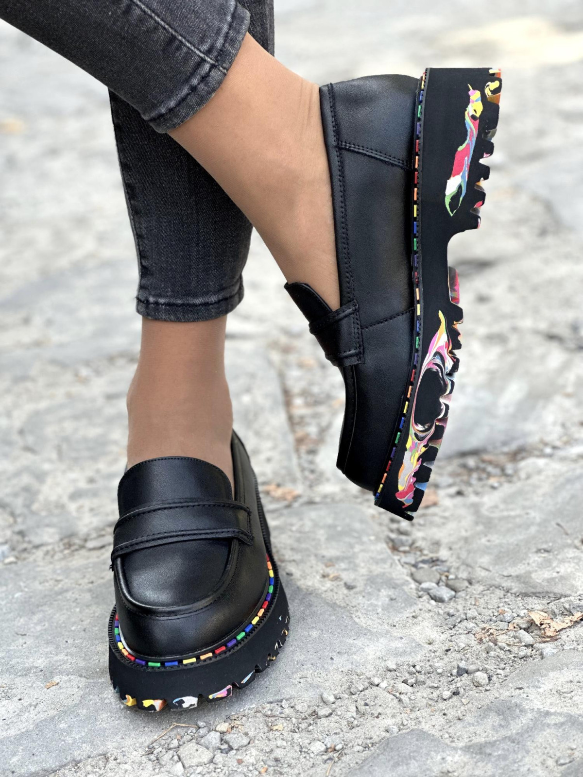 Nowoczesne mokasyny z naturalnej skóry