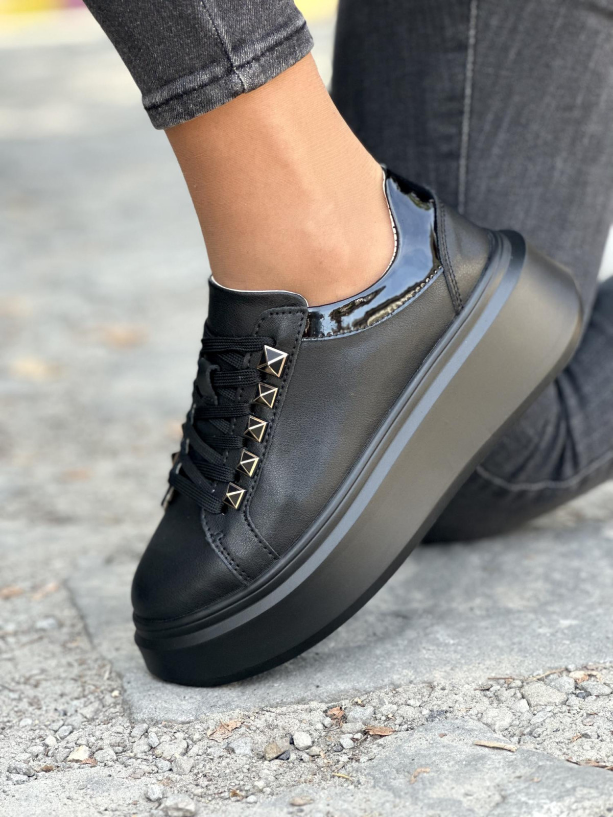 Nowoczesne sneakersy z naturalnej skóry