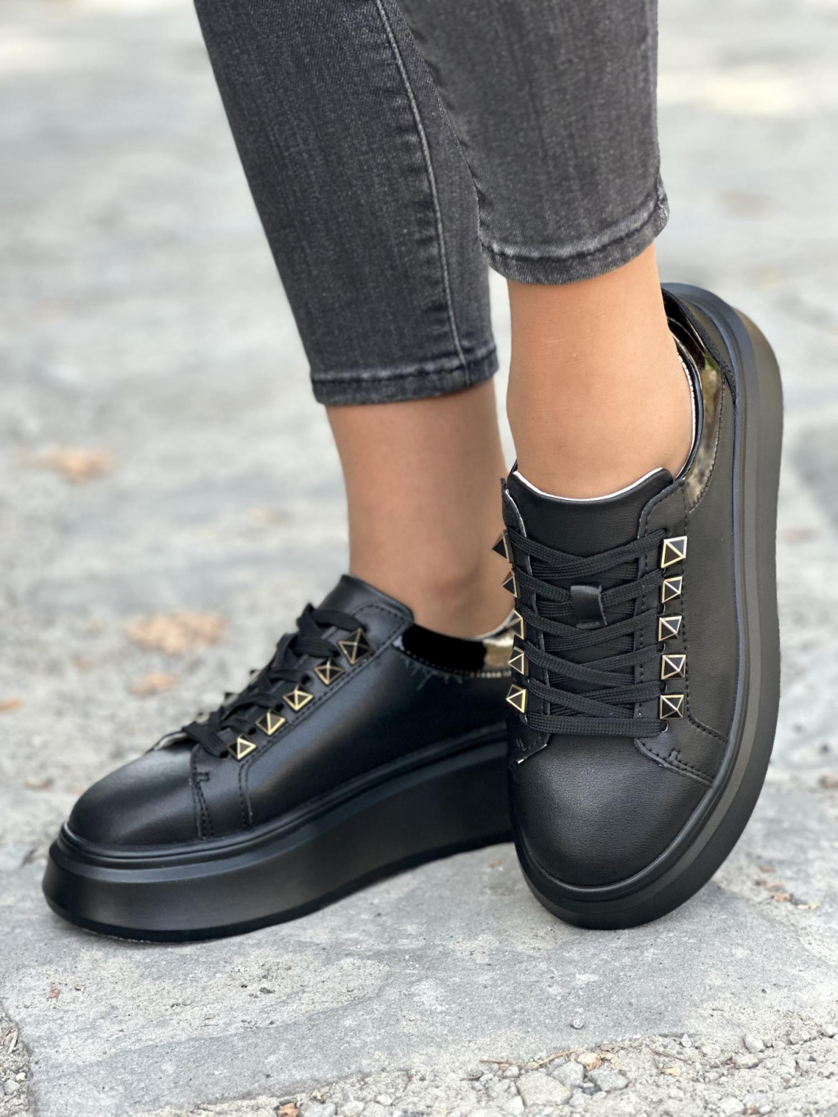 Nowoczesne sneakersy z naturalnej skóry