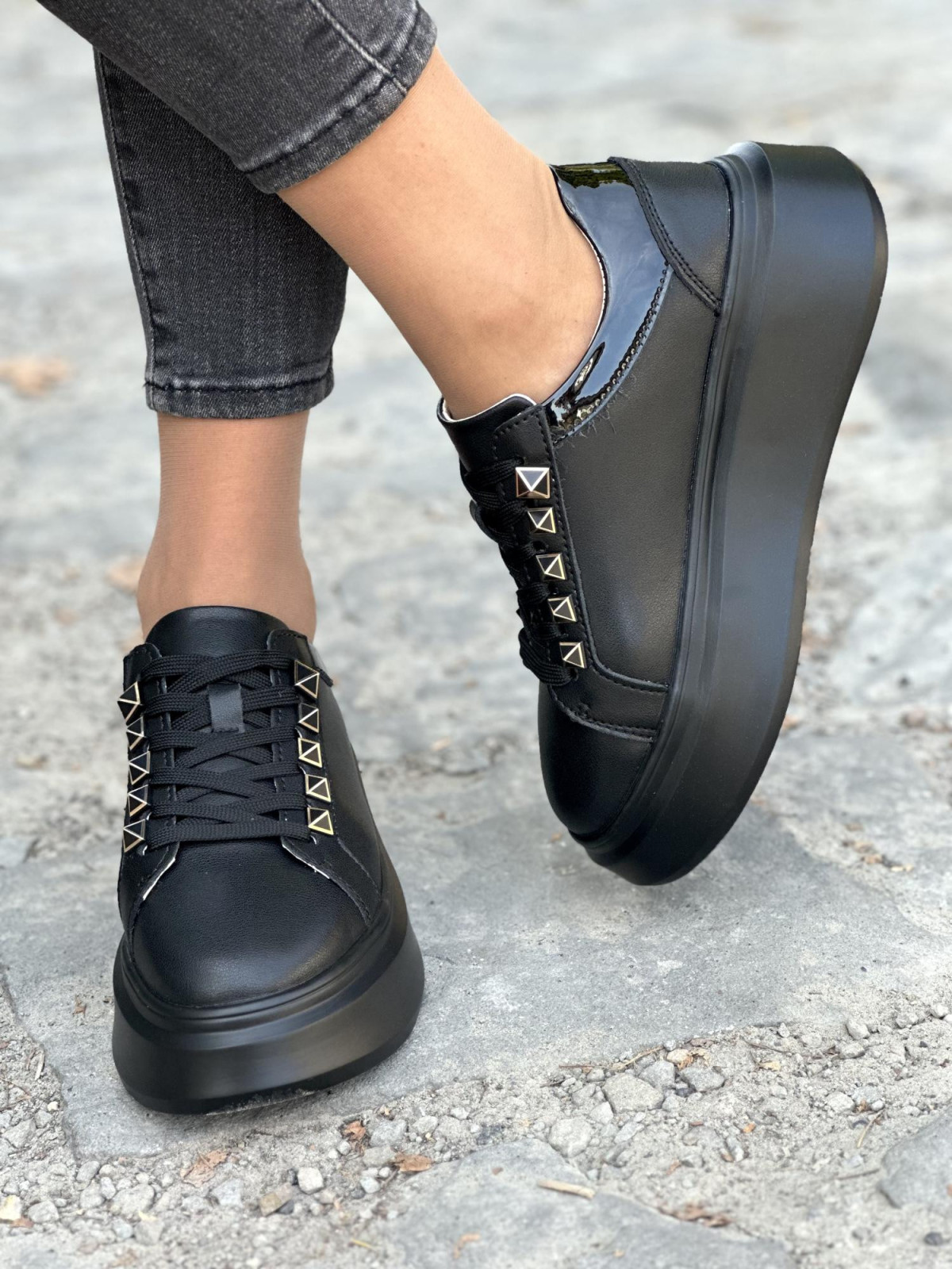 Nowoczesne sneakersy z naturalnej skóry