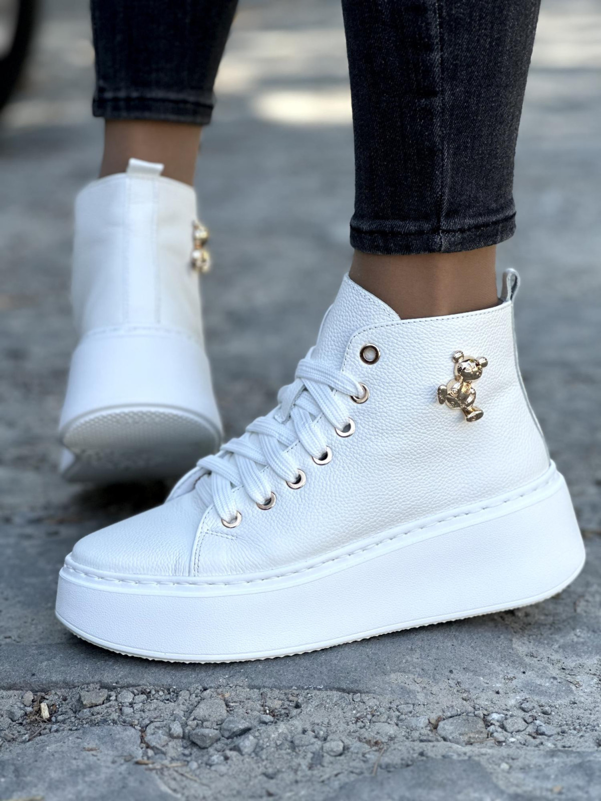 Białe sneakersy damskie OLEKSY ze skóry naturalnej polskiej produkcji