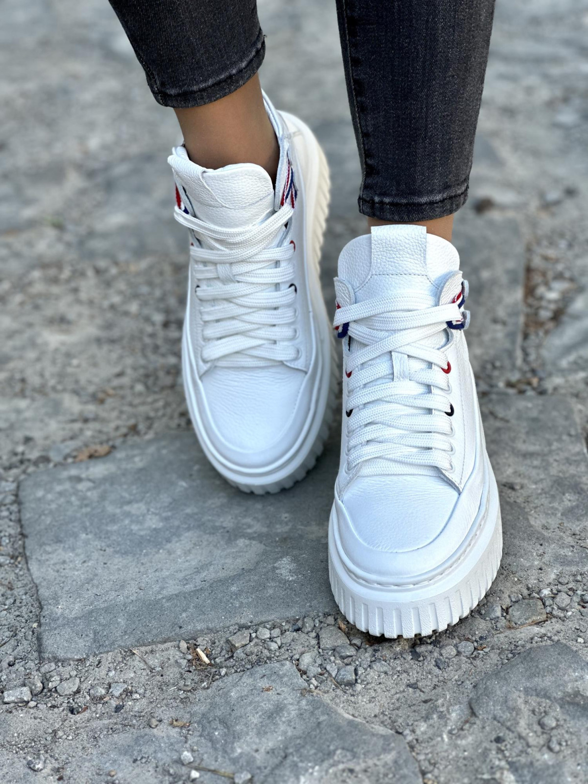 Wyjątkowe skórzane trampki OLEKSY Polskiej produkcji