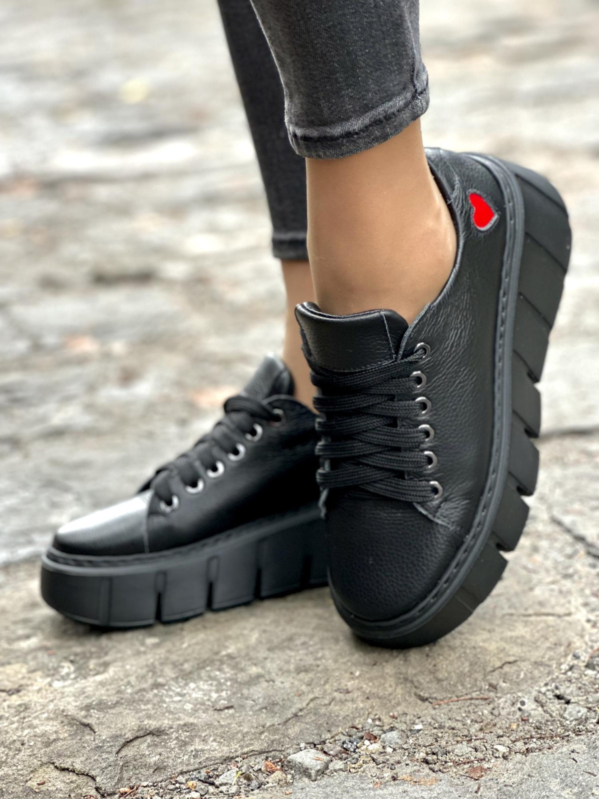 Stylowe trampki OLEKSY ze skóry naturalnej Polskiej produkcji