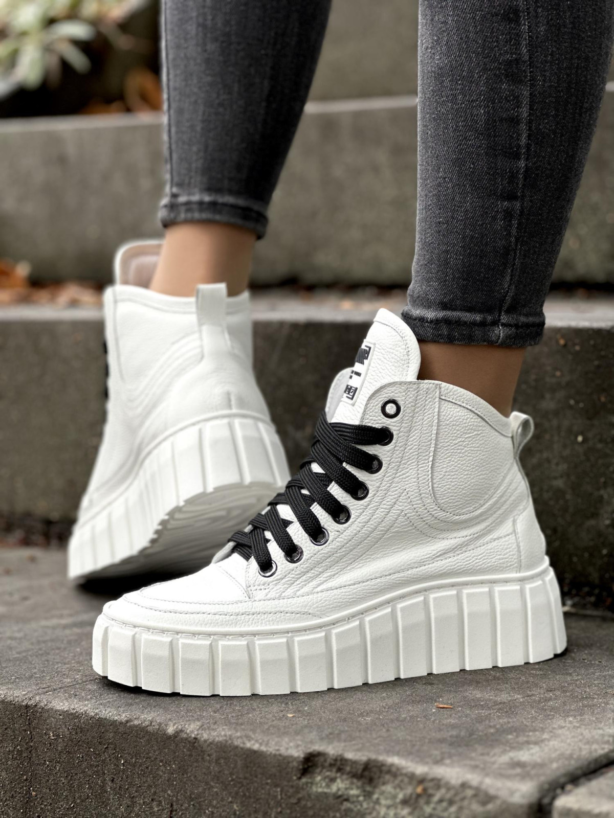 Stylowe trampki OLEKSY ze skóry naturalnej Polskiej produkcji