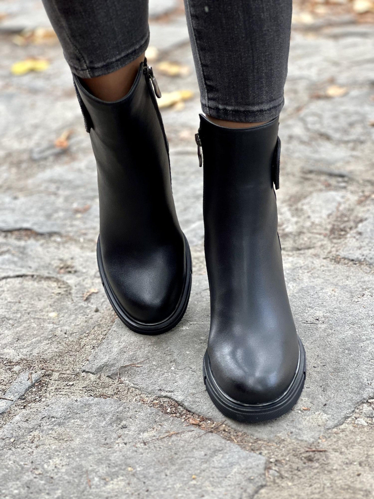 Eleganckie botki wykonane ze skóry naturalnej