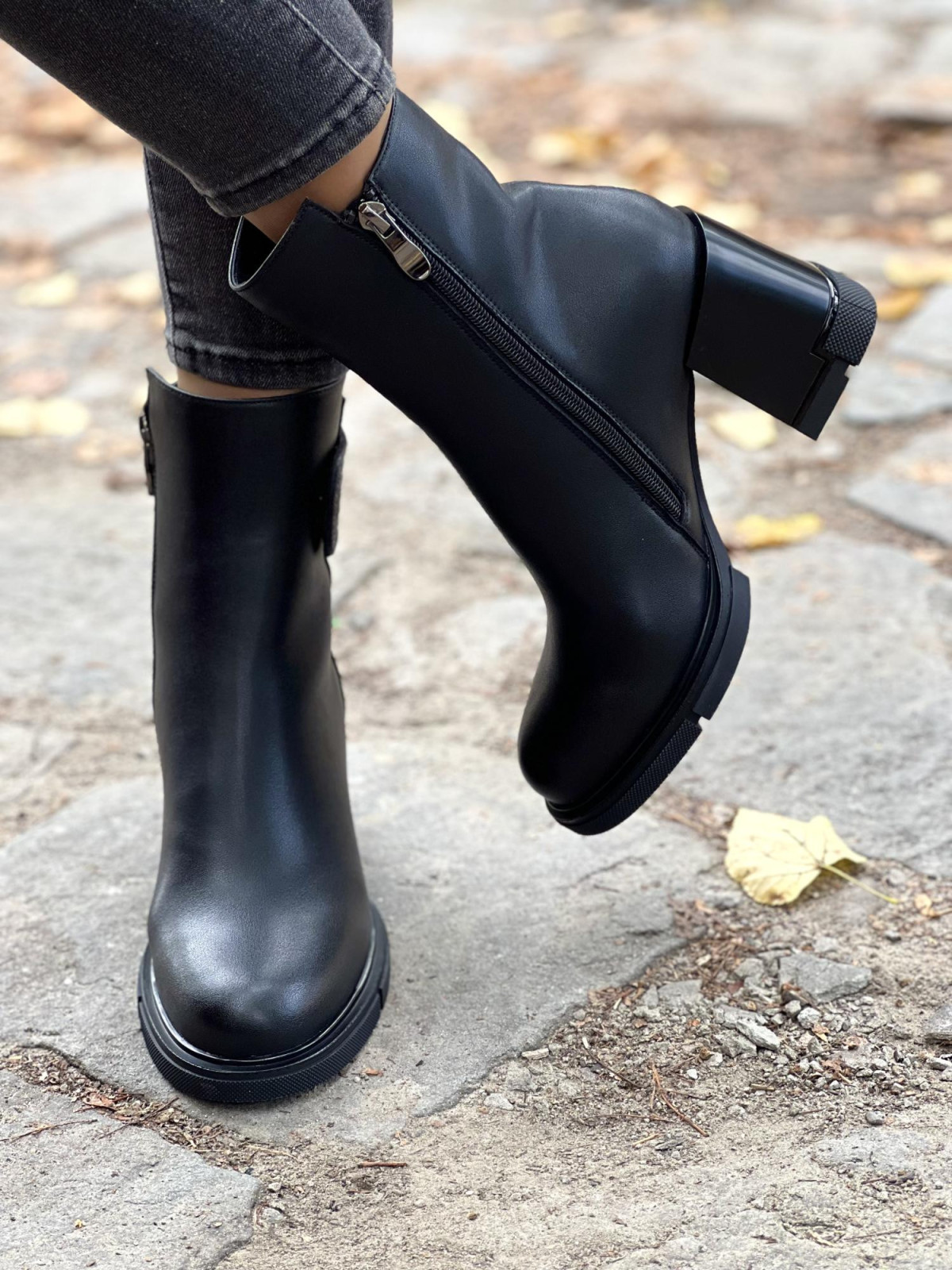 Eleganckie botki wykonane ze skóry naturalnej